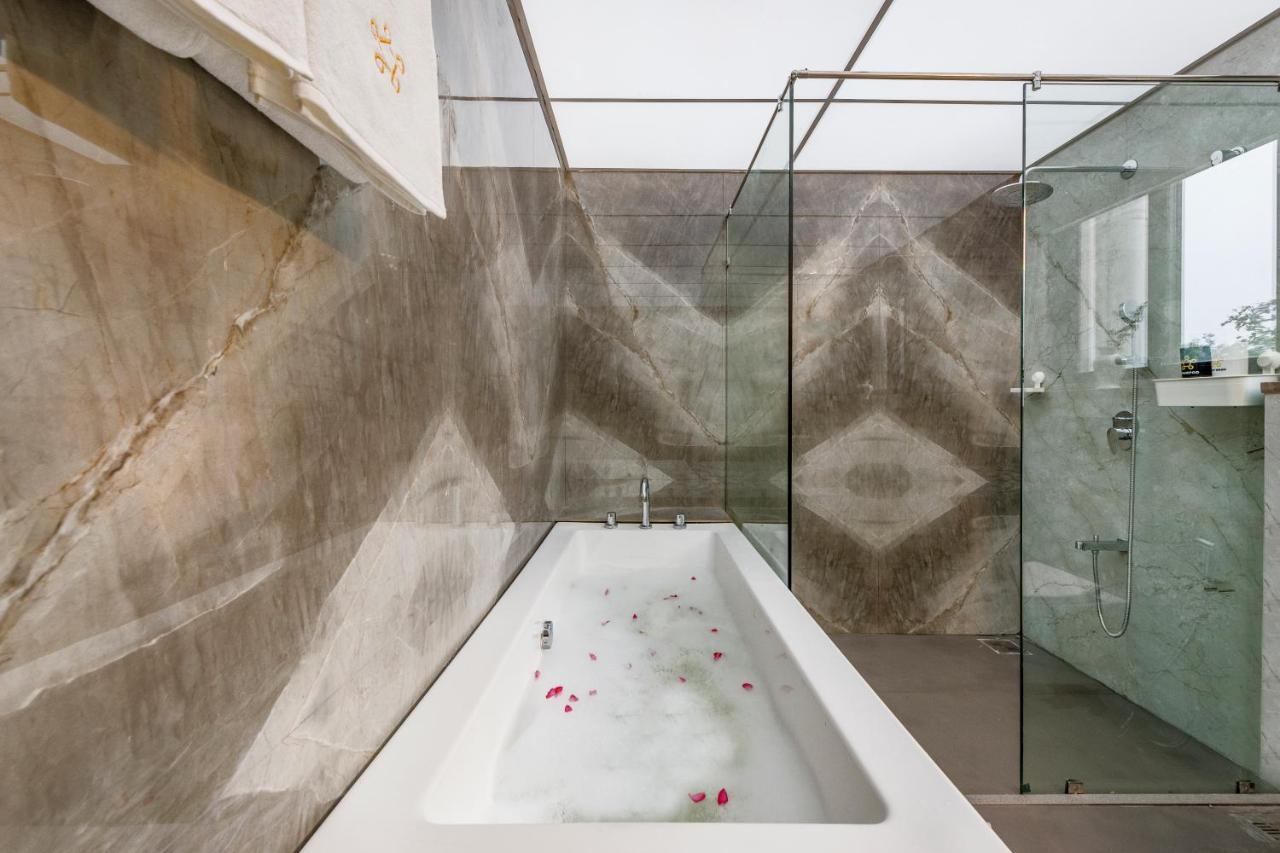 Saffronstays Mayfair Gardens 4 Bedroom Petfriendly Pool Villa Алибаг Екстериор снимка